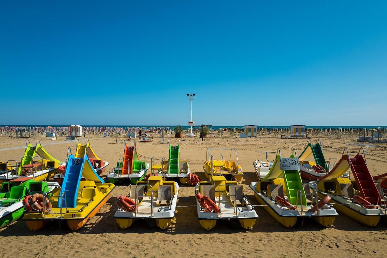 Residence Le Zattere Bibione Esterno foto